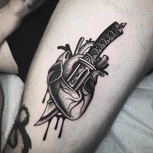 Tattoo ngược tim tan vỡ