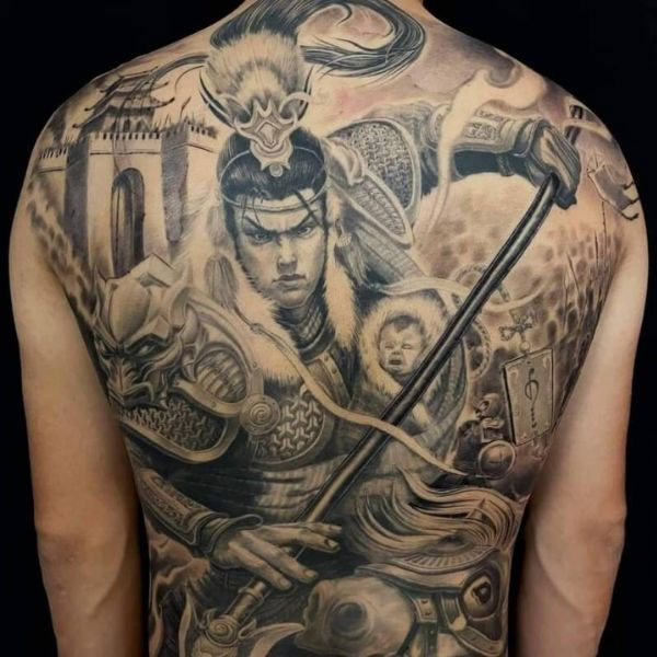 Tattoo triệu tử long bít lưng