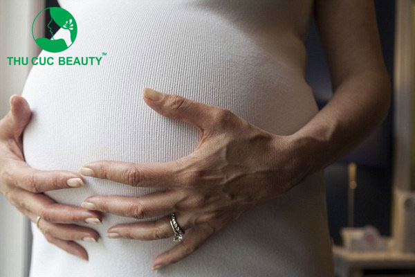 Nâng ngực chảy xệ sau sinh