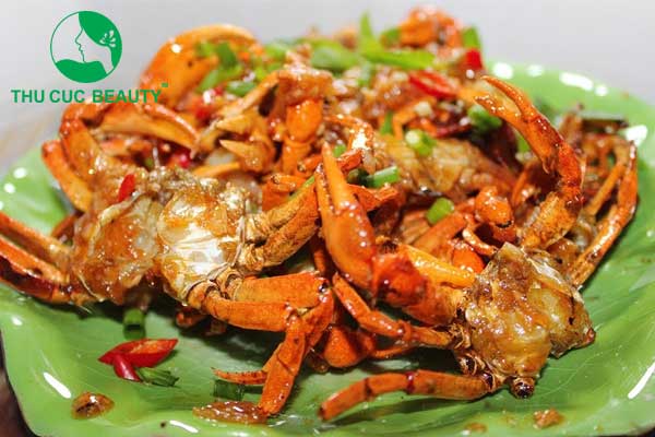 Nâng ngực có được ăn cua đồng không?