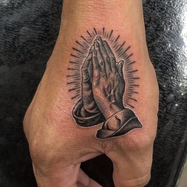 Tattoo bàn tay chấp niệm