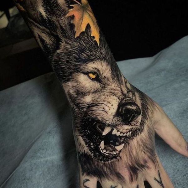 Tattoo bàn tay con cái sói
