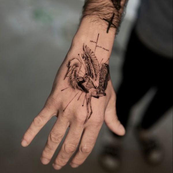 Tattoo bàn tay con cái hạc