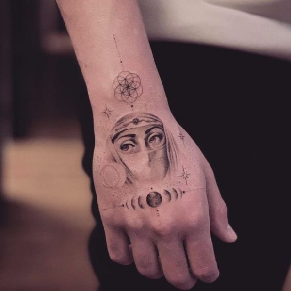 Tattoo bàn tay siêu xứng đáng yêu