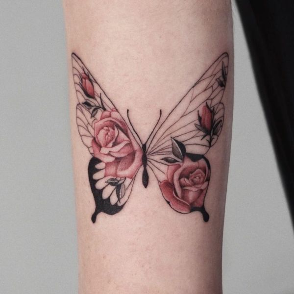 Tattoo con bướm hoa
