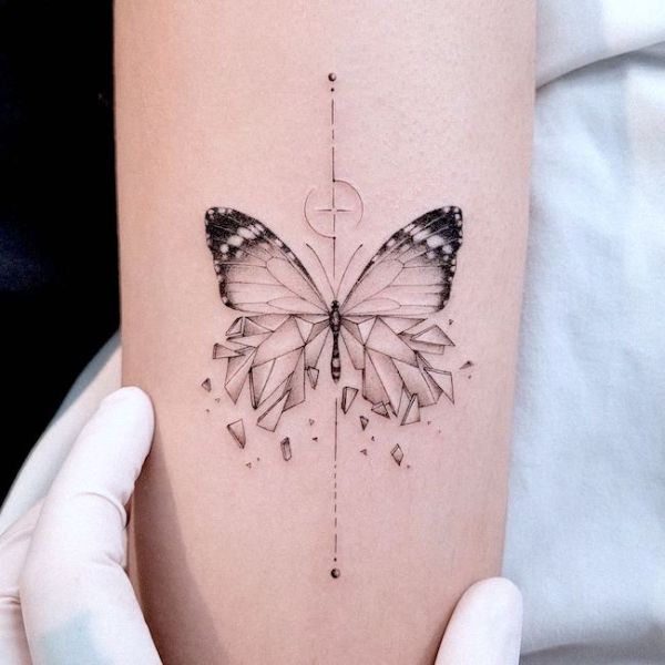tattoo con bướm tay đẹp