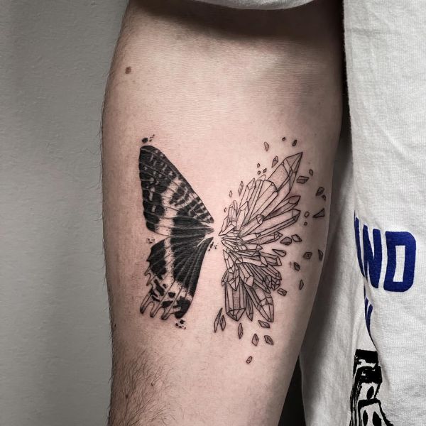 Tattoo con bướm tay nam đẹp