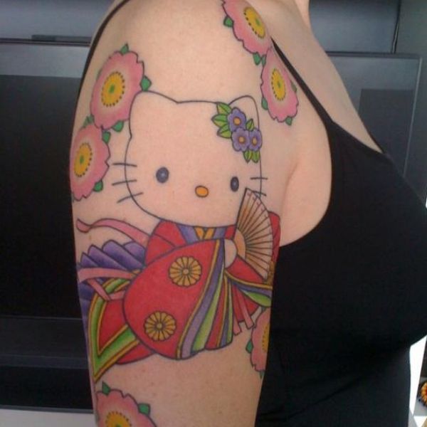 Tattoo hello kitty ở bắp tay đẹp