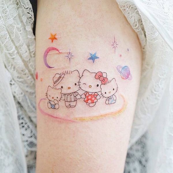 Tattoo hello kitty ở tay nữ