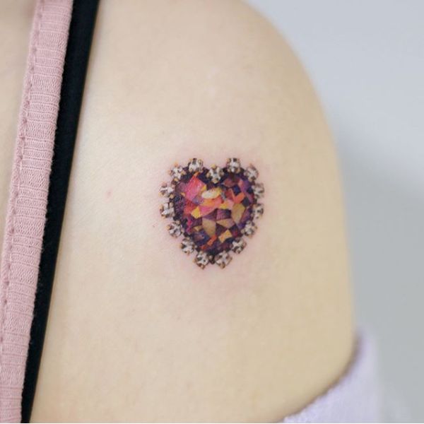 Tattoo ngược tim trộn lê