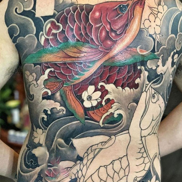 Tattoo cá Long bit lưng