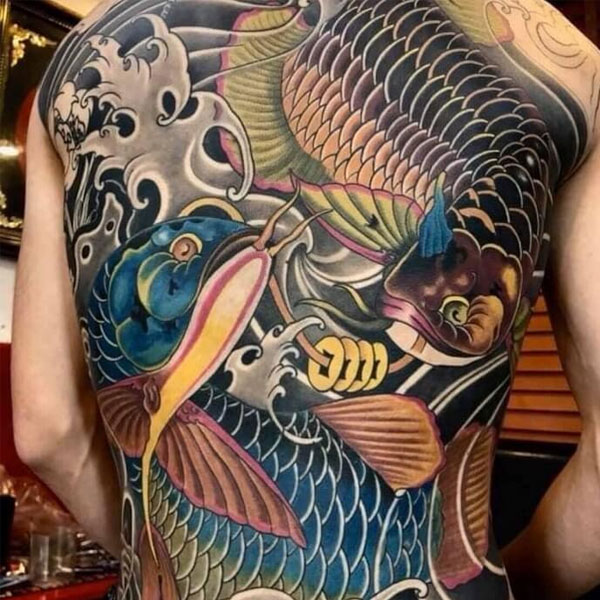 Tattoo cá Long kín sống lưng đẹp