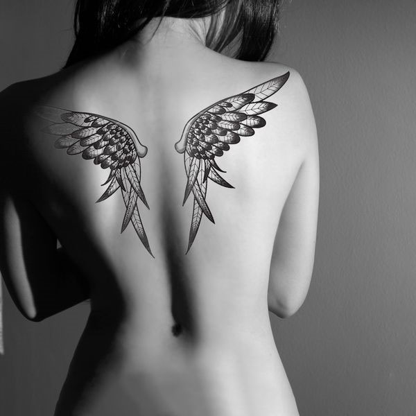 Tattoo cánh thiên thần đen trắng