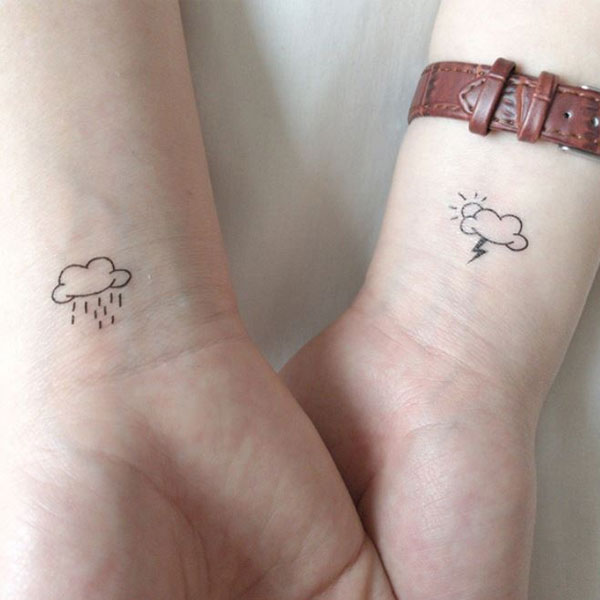 Tattoo cặp mini cute ở cổ tay