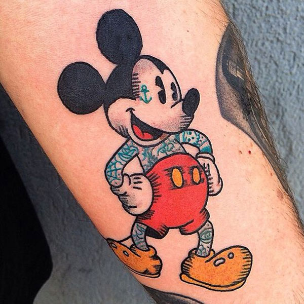 Tattoo chuột mickey cánh tay