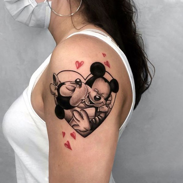 Tattoo chuột mickey cho nữ