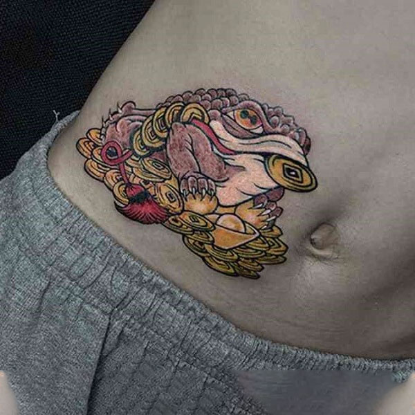 Tattoo cóc thần tài ở bụng