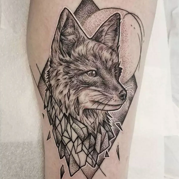 Tattoo con cáo bắp chân đẹp