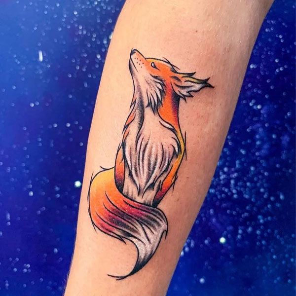 Tattoo con cáo cánh tay
