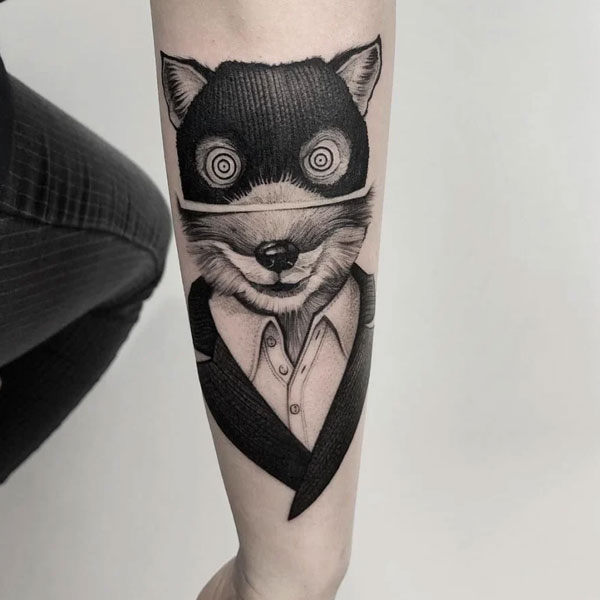 Tattoo con cáo đen