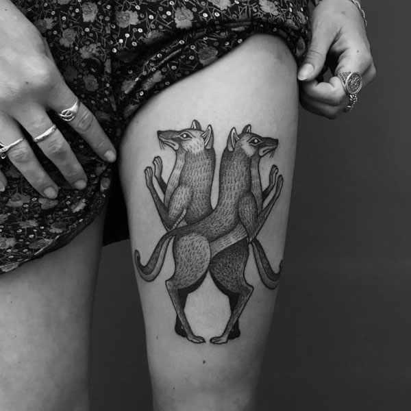 Tattoo con cáo song đôi
