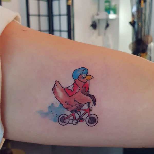 Tattoo con gà ngộ nghĩnh