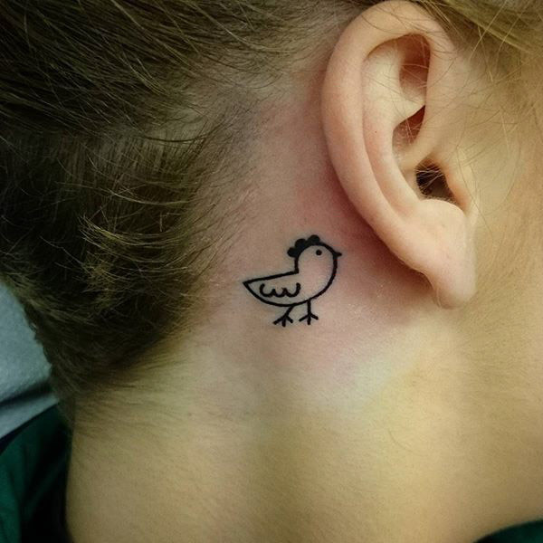 Tattoo con gà ở tai