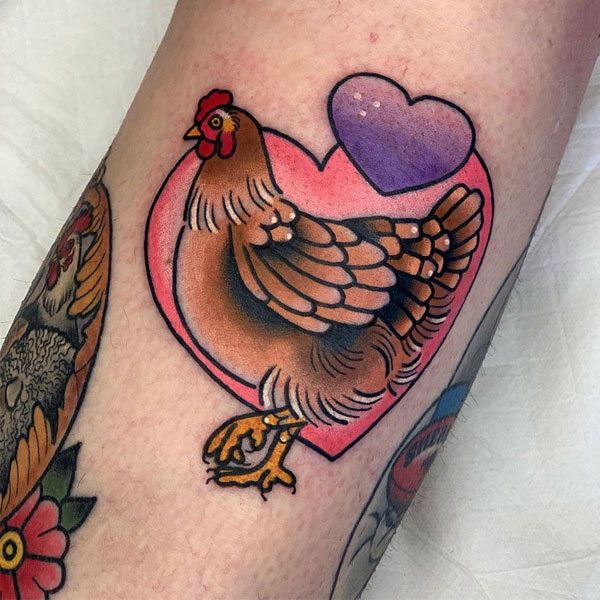 Tattoo con gà trái tim