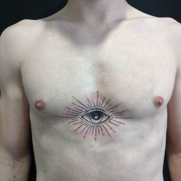 Tattoo con mắt ở ngực đẹp