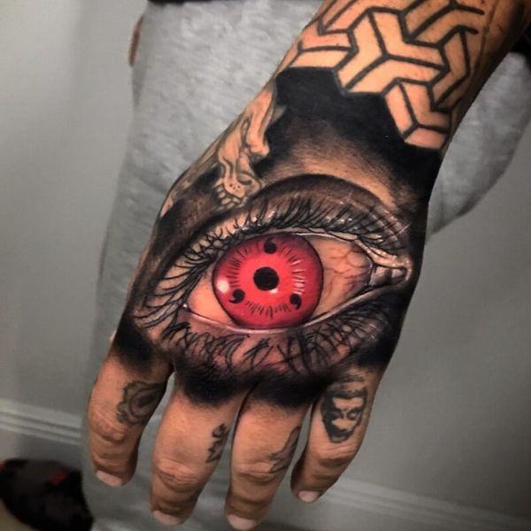 Tattoo con mắt sharringan siêu đẹp ở bàn tay