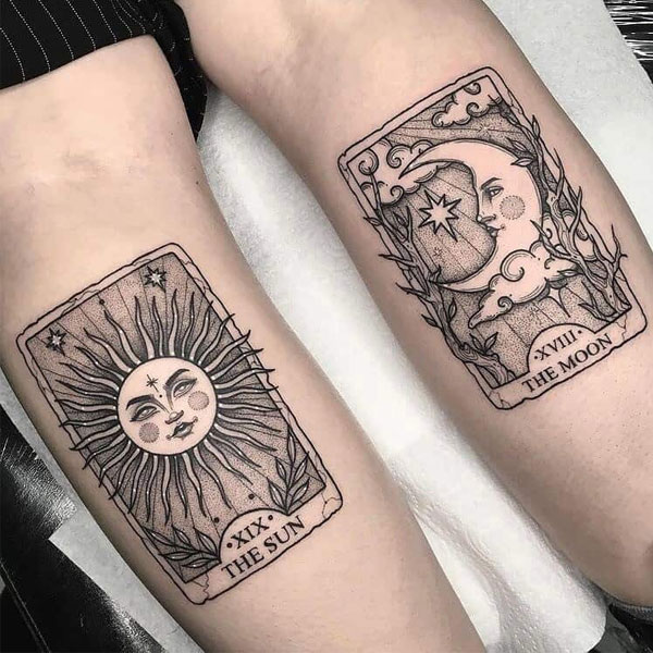 Tattoo mặt trăng đối lập với mặt trời