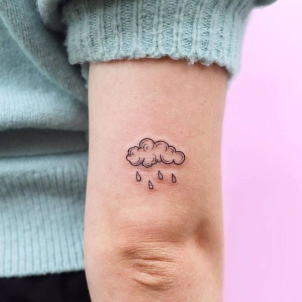 Tattoo mây bắp tay