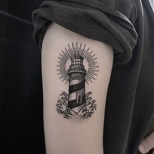 Tattoo ngọn hải đăng đen trắng