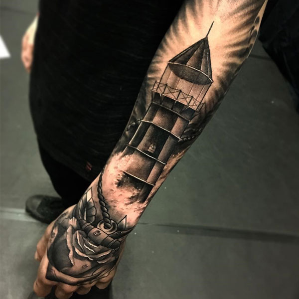 Tattoo ngọn hải đăng kín tay