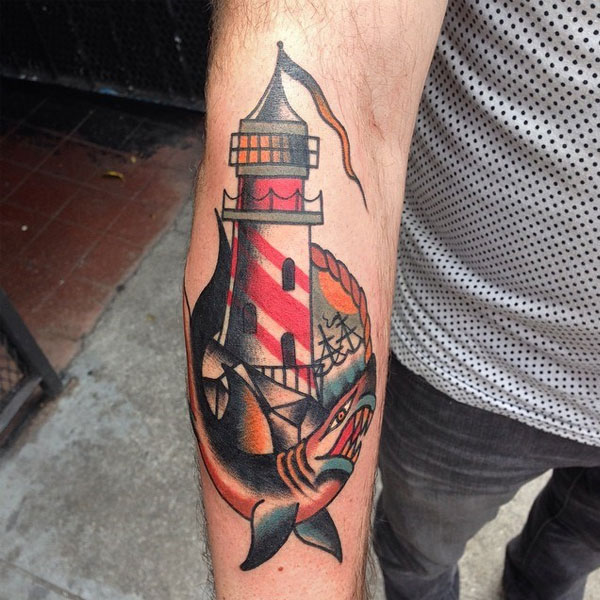 Tattoo ngọn hải đăng rực rỡ