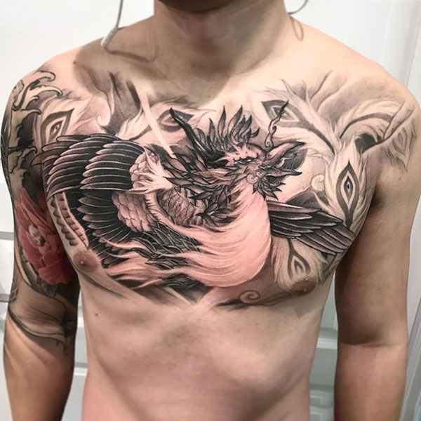 Tattoo phong thủy ở ngực