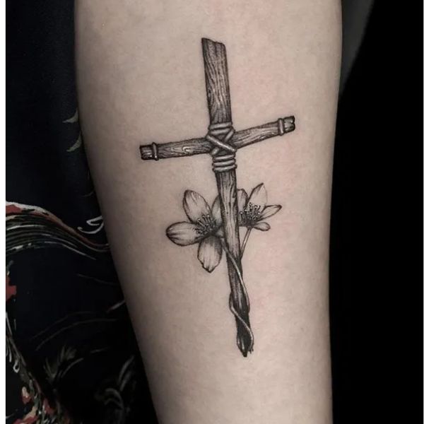 Tattoo thánh giá đẹp cho nam