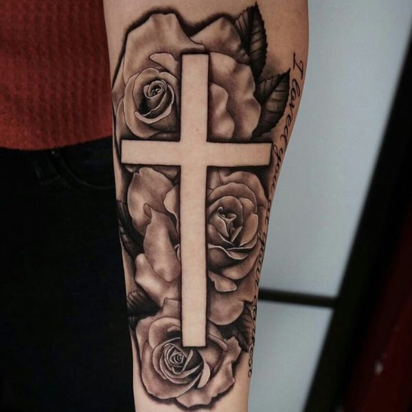 Tattoo thánh giá full cánh tay