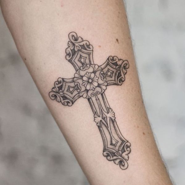 Tattoo thánh giá nhỏ