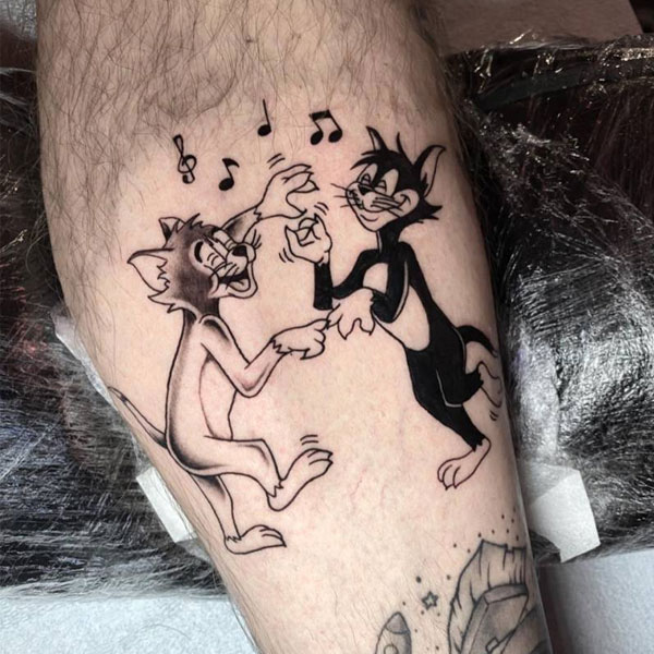 Tattoo tom and jerry ở chân đẹp