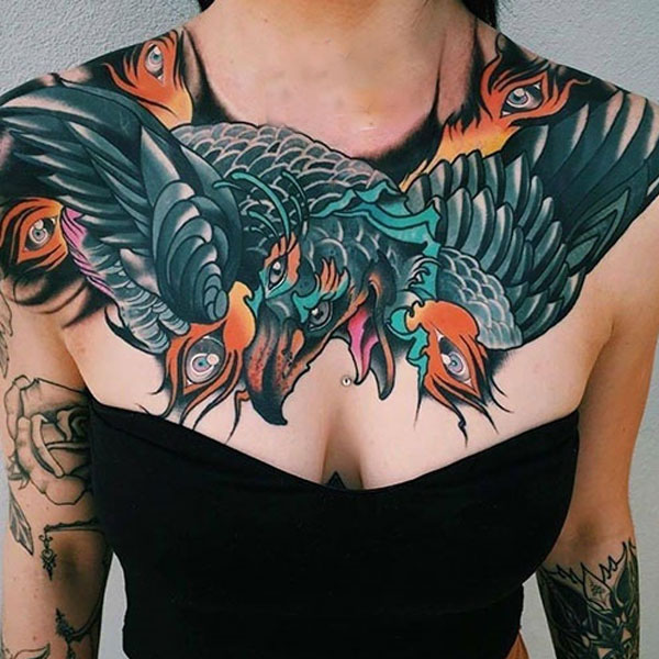 Tattoo trước ngực nữ đôi chim