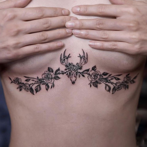 Tattoo trước ngực nữ hoa ngầu