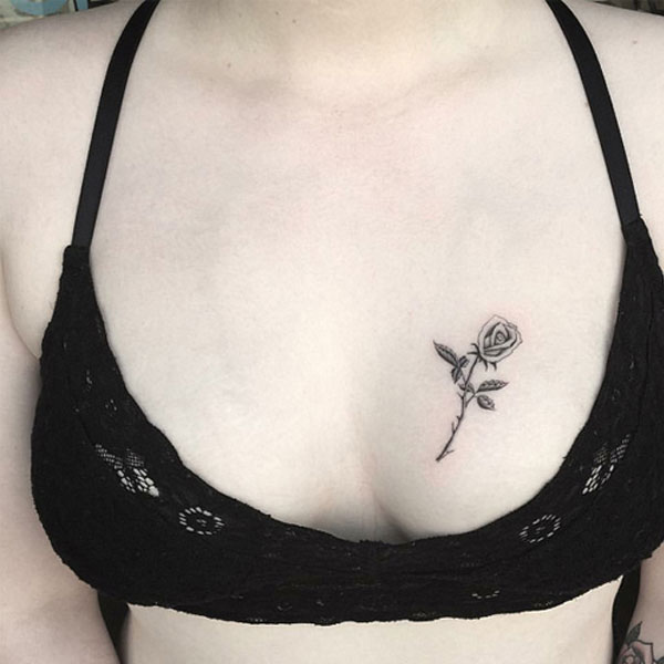 Tattoo trước ngực nữ nhỏ đẹp