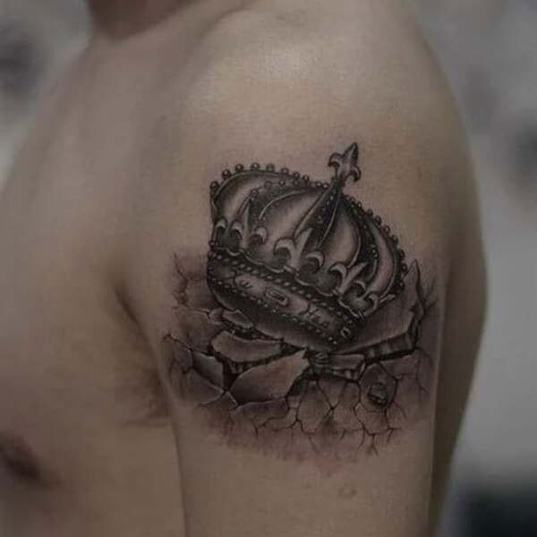 Tattoo vai nam vương miện