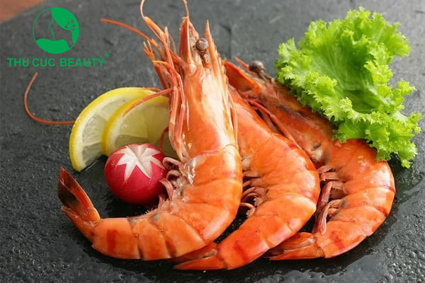 Xăm môi có được ăn tôm không?