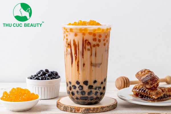 Xăm môi uống trà sữa được không?