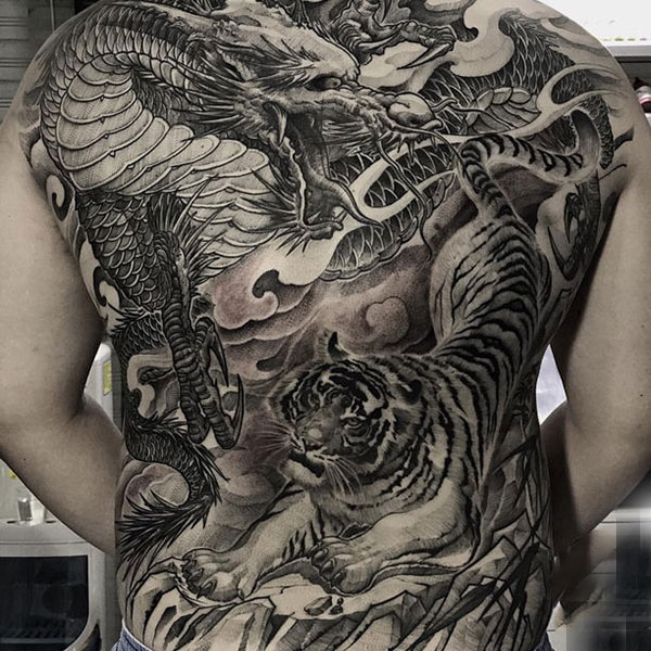 Tattoo châu á full lưng