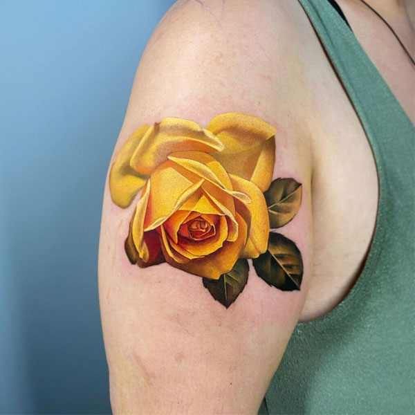 Tattoo châu á hoa hồng vàng