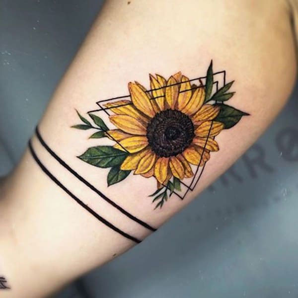 Tattoo châu á hoa hướng dương đẹp