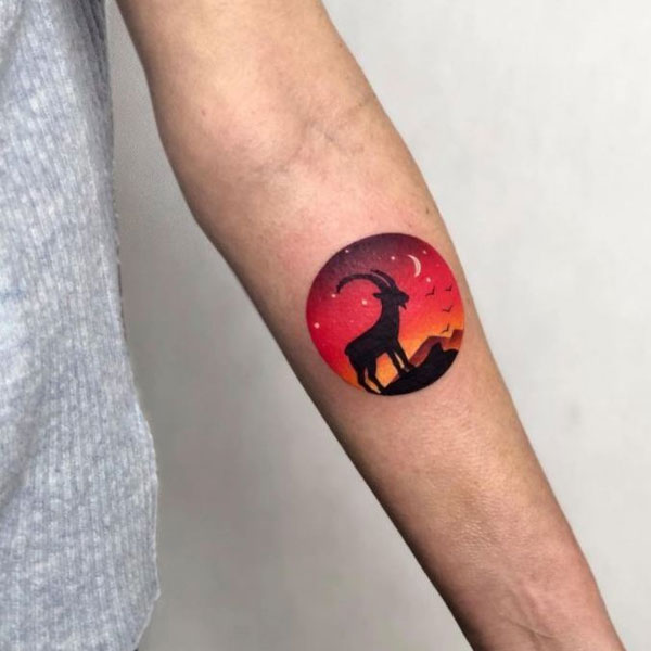 Tattoo con dê mini ở cánh tay